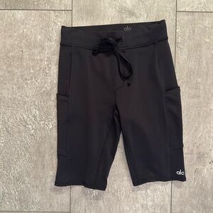 Alo Yoga High Rise Biker 9” Short Black Size XS EUC